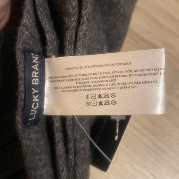 BNWT Lucky Brand big scarf. Super soft. Dark grey. - Picture 4 of 8